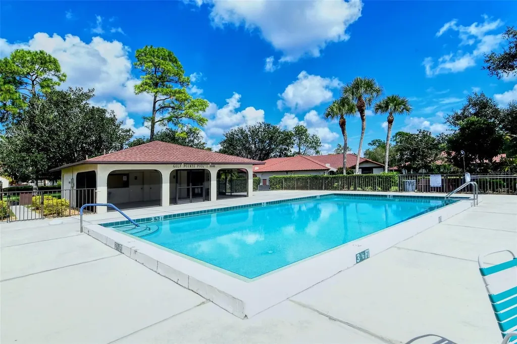 5458 Golf Pointe Drive Sarasota FL 34243