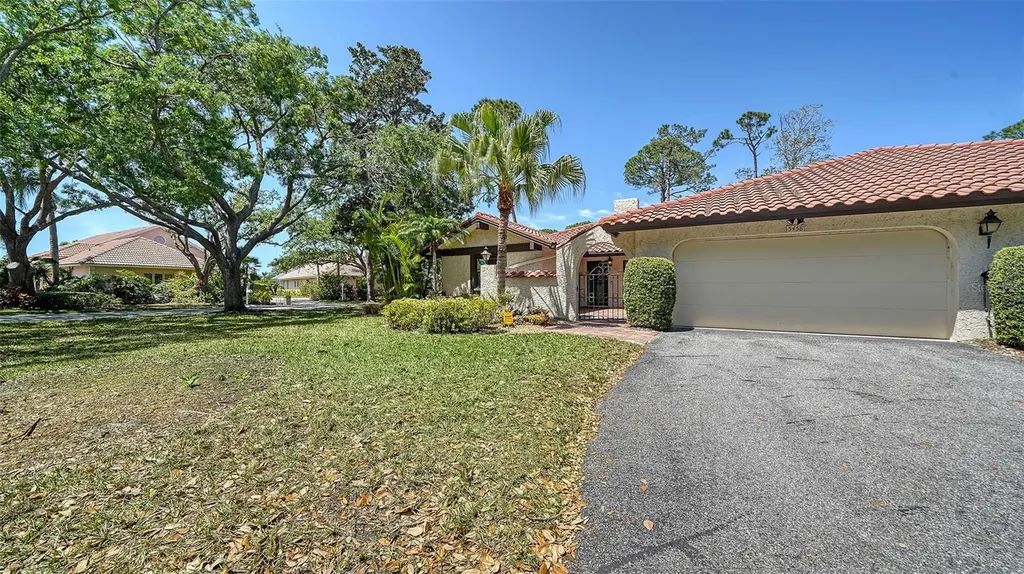 5458 Golf Pointe Drive Sarasota FL 34243