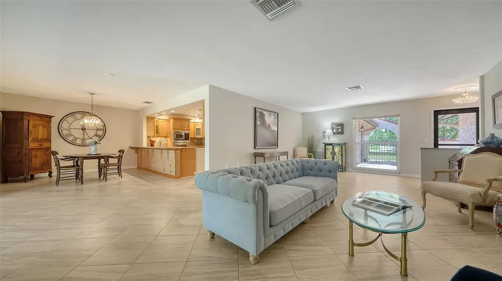 5458 Golf Pointe Drive Sarasota FL 34243