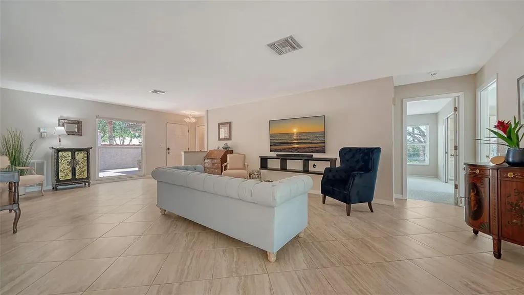 5458 Golf Pointe Drive Sarasota FL 34243