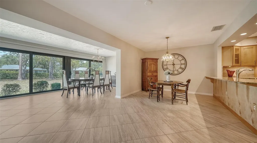 5458 Golf Pointe Drive Sarasota FL 34243