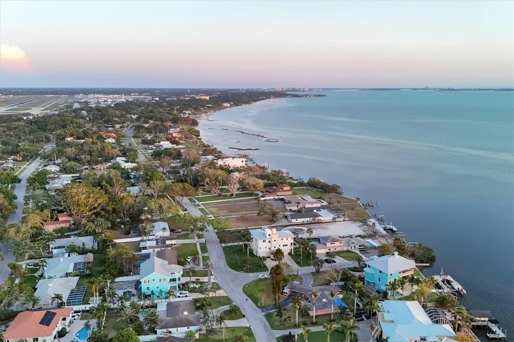 7314 Westmoreland Drive Sarasota FL 34243