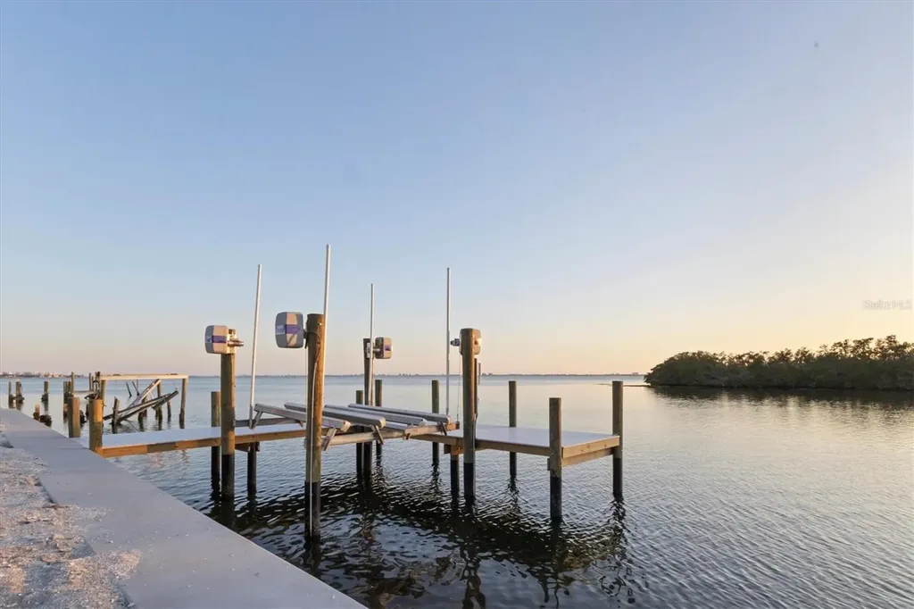 7314 Westmoreland Drive Sarasota FL 34243