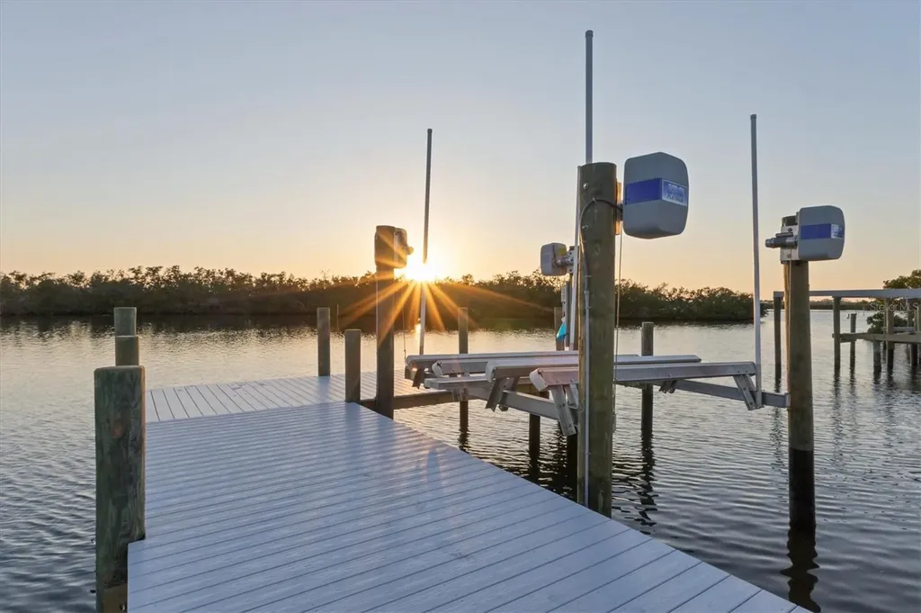 7314 Westmoreland Drive Sarasota FL 34243