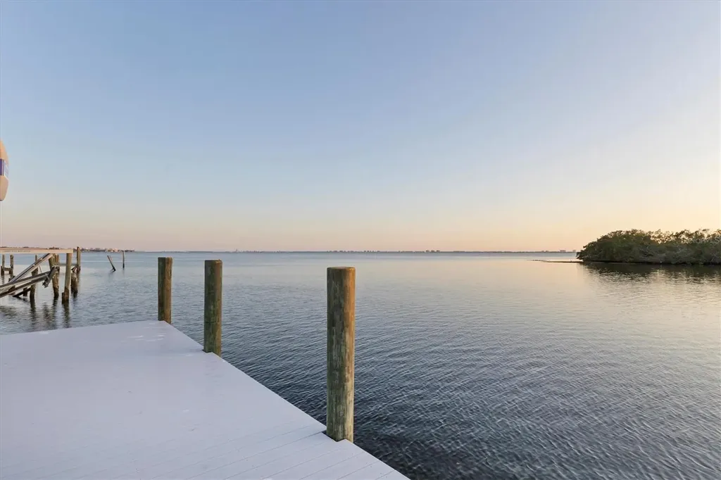 7314 Westmoreland Drive Sarasota FL 34243
