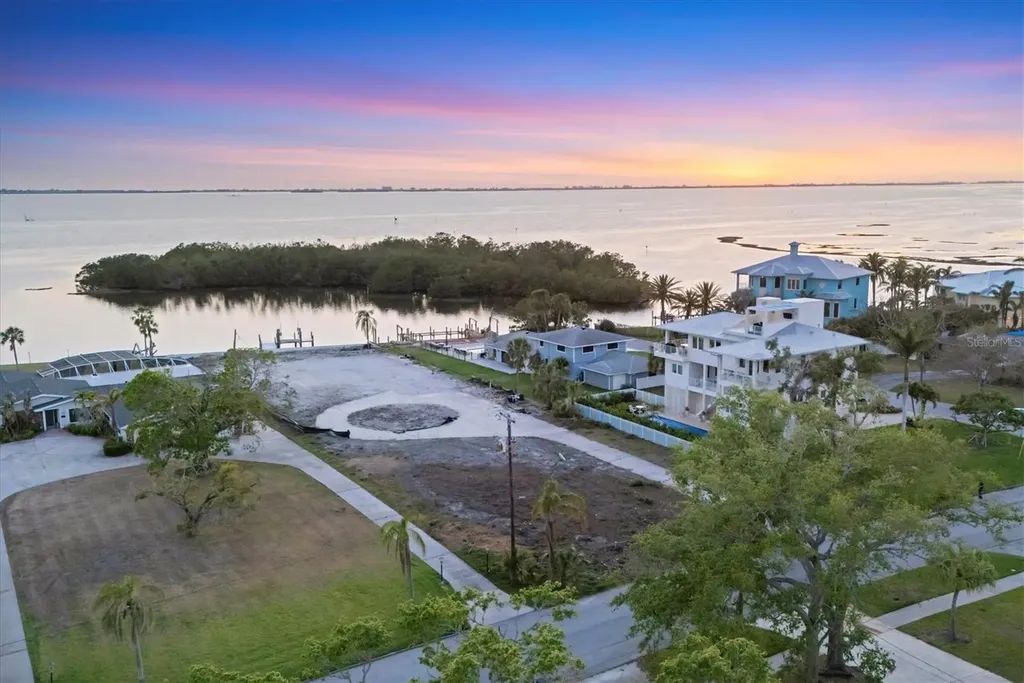 7314 Westmoreland Drive Sarasota FL 34243