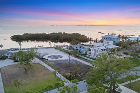 7314 Westmoreland Drive Sarasota FL 34243