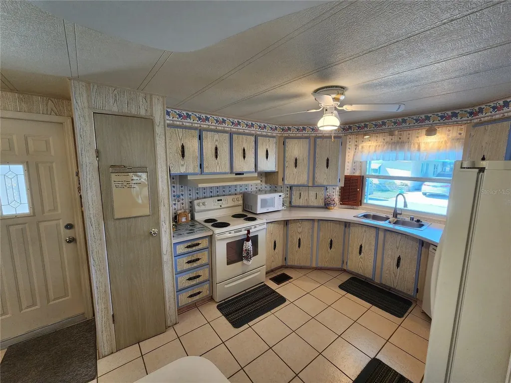 808 53rd Avenue E Bradenton FL 34203