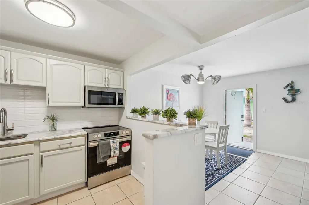 117 7th Street N Bradenton Beach FL 34217