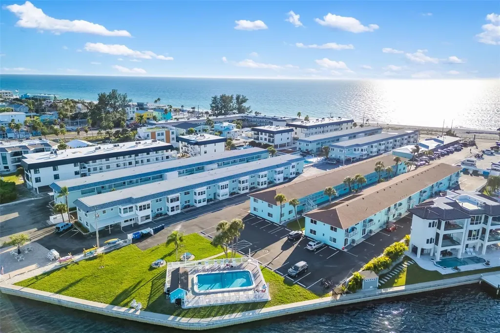 117 7th Street N Bradenton Beach FL 34217