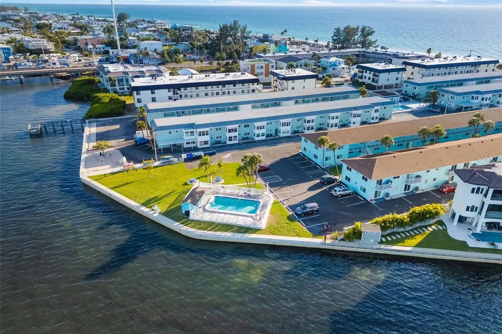 117 7th Street N Bradenton Beach FL 34217