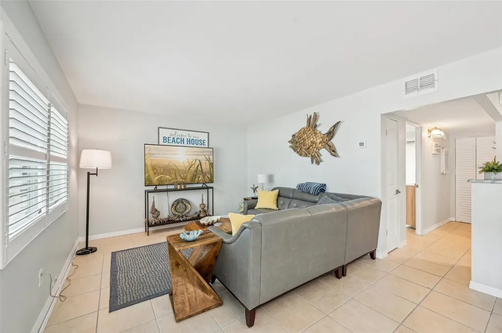 117 7th Street N Bradenton Beach FL 34217