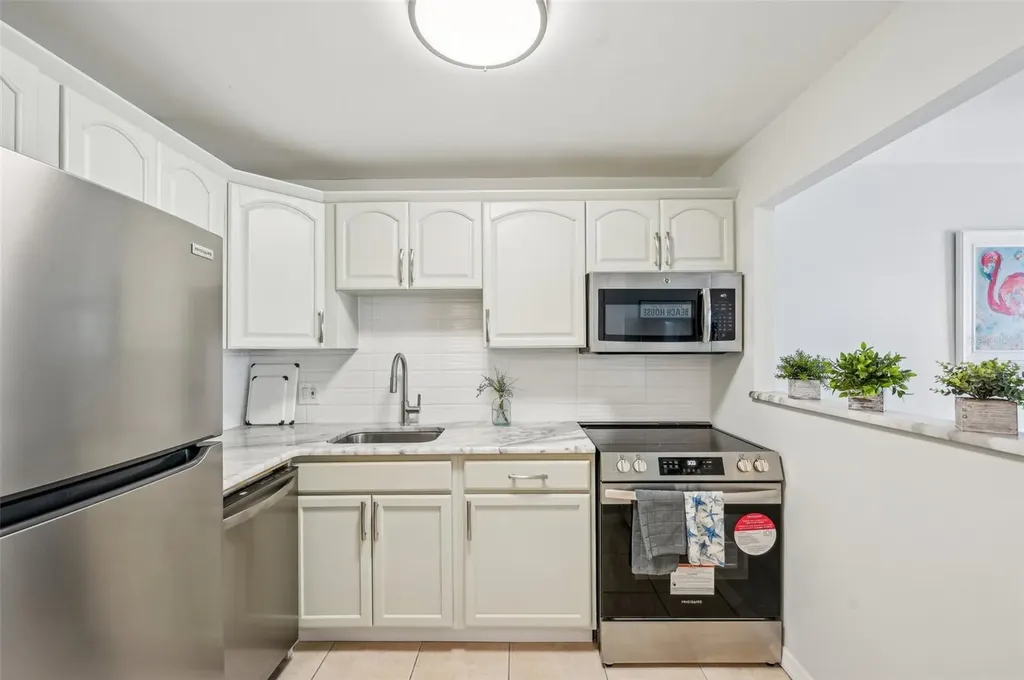 117 7th Street N Bradenton Beach FL 34217