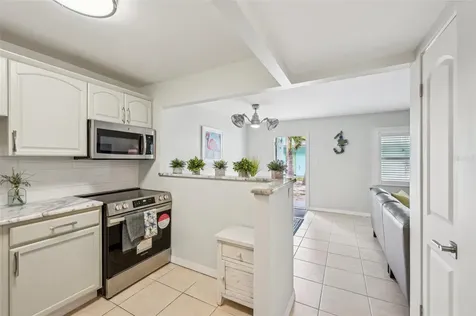 117 7th Street N Bradenton Beach FL 34217