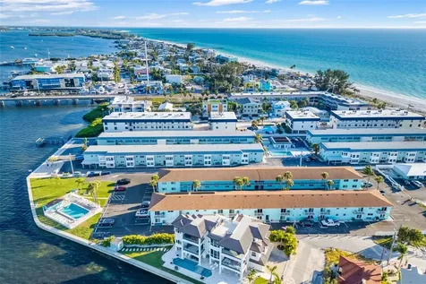 117 7th Street N Bradenton Beach FL 34217