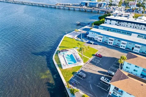 117 7th Street N Bradenton Beach FL 34217