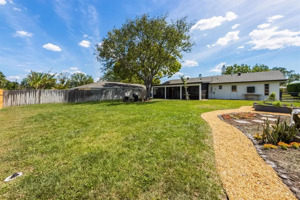 5704 2nd Avenue Drive NW Bradenton FL 34209