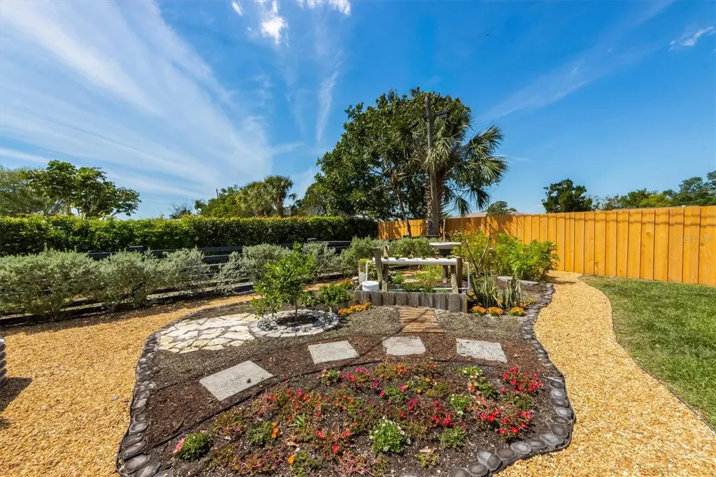 5704 2nd Avenue Drive NW Bradenton FL 34209