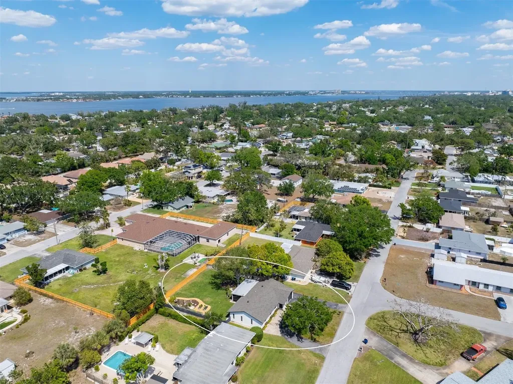 5704 2nd Avenue Drive NW Bradenton FL 34209