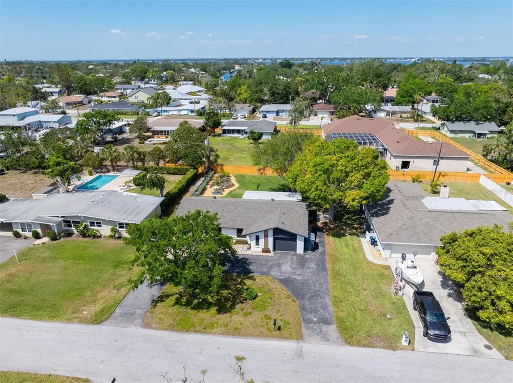 5704 2nd Avenue Drive NW Bradenton FL 34209