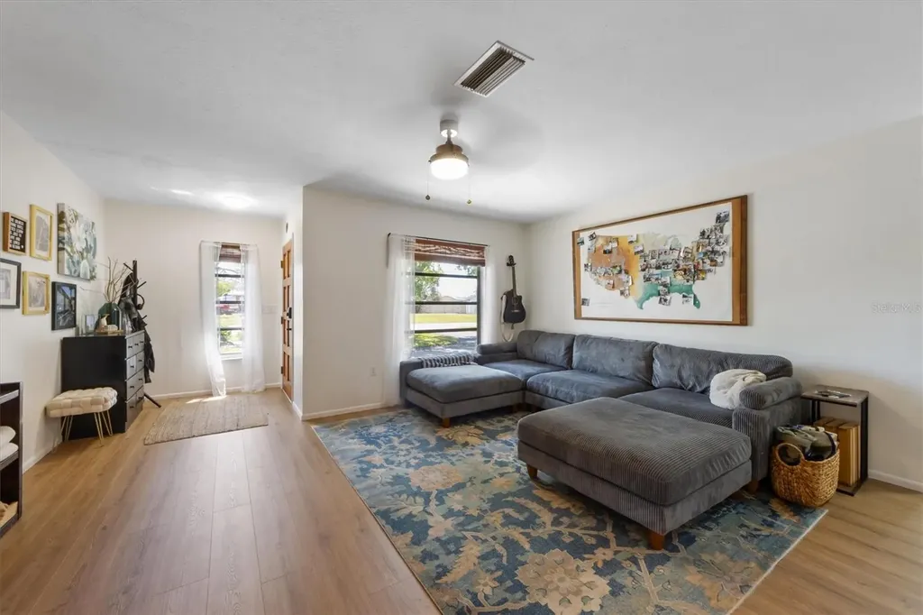 5704 2nd Avenue Drive NW Bradenton FL 34209