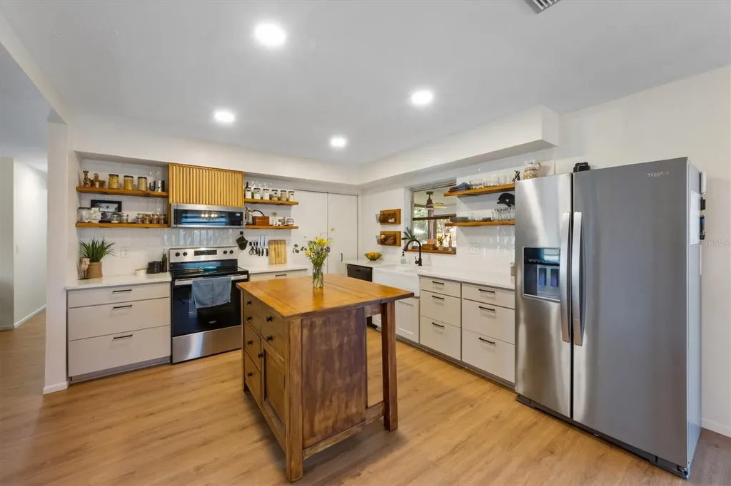 5704 2nd Avenue Drive NW Bradenton FL 34209