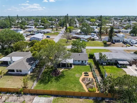 5704 2ND Avenue Drive NW Bradenton FL 34209