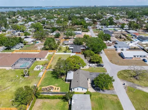 5704 2nd Avenue Drive NW Bradenton FL 34209