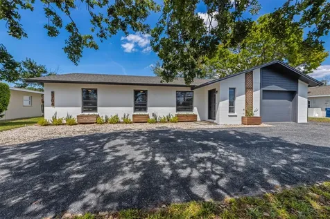 5704 2nd Avenue Drive NW Bradenton FL 34209