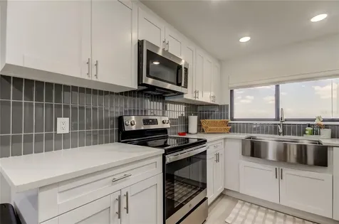 1290 Gulf Boulevard Clearwater Beach FL 33767