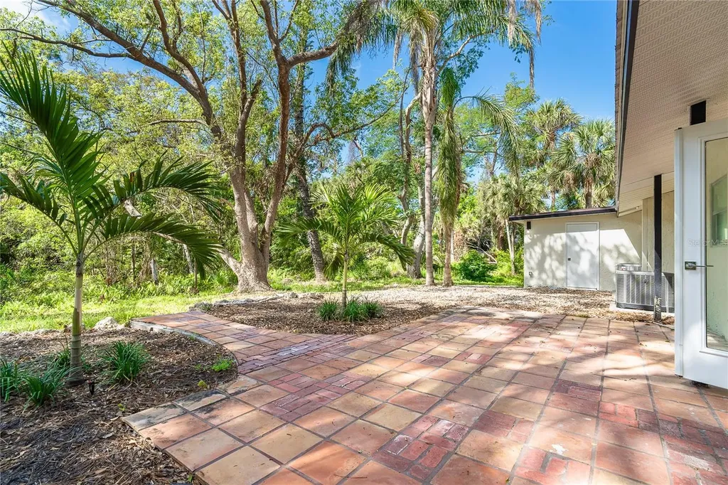 425 Laurel Road W Nokomis FL 34275