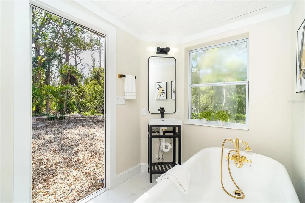 425 Laurel Road W Nokomis FL 34275