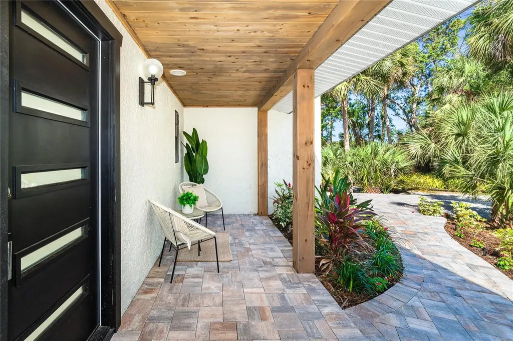 425 Laurel Road W Nokomis FL 34275