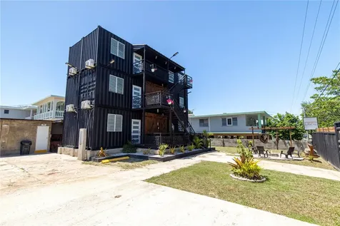 Condo. Entre Olas Carr. #686, Bo. Puerto Nuevo Vega Baja PR 00694