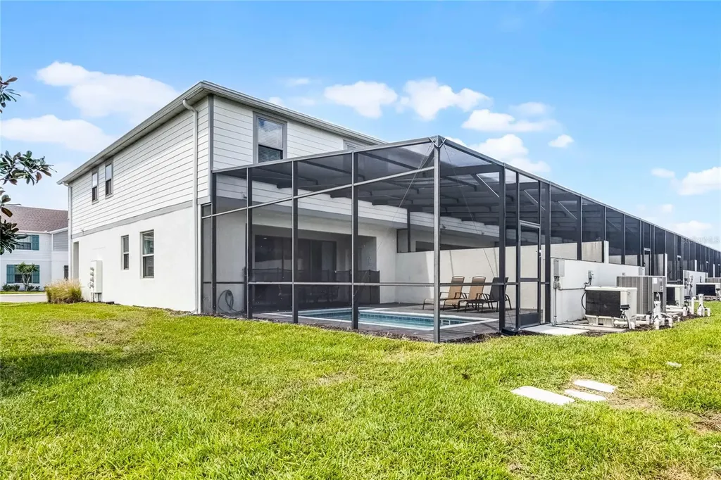 2427 Dubai Street Kissimmee FL 34747