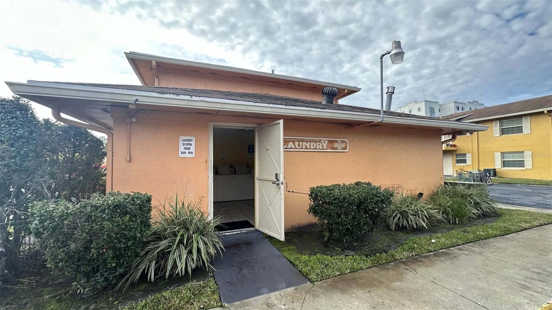 1651 W Oak Ridge Road Orlando FL 32809