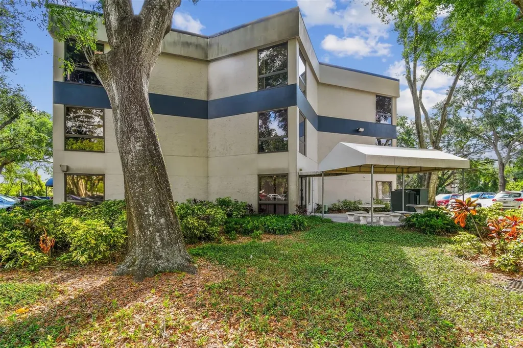 500 Vonderburg Drive Brandon FL 33511