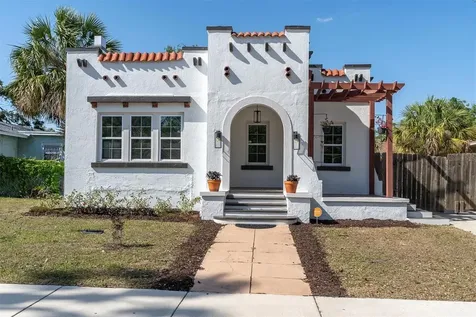 1511 22nd Avenue S St Petersburg FL 33705