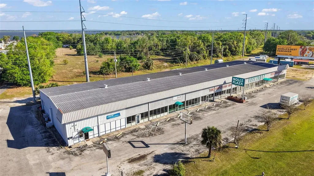 2104 Us Highway 441 Leesburg FL 34748