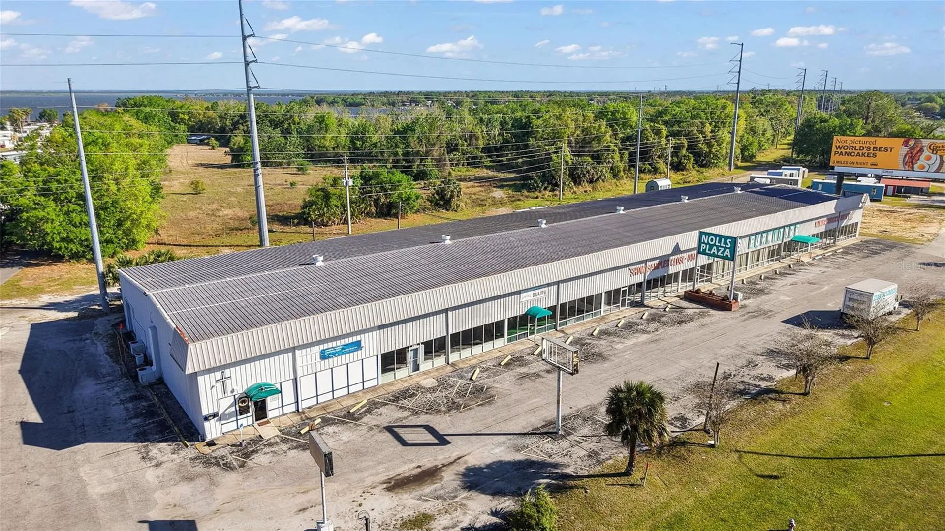 2104 Us Highway 441 Leesburg FL 34748