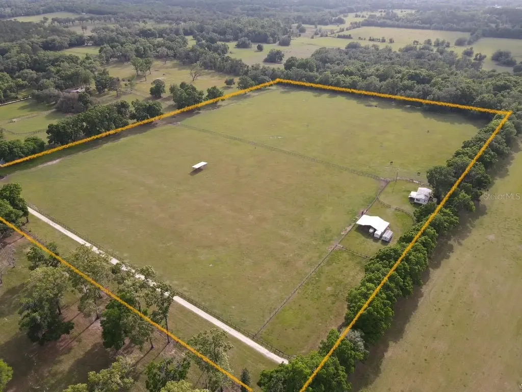 5637 NW 165th Street Reddick FL 32686