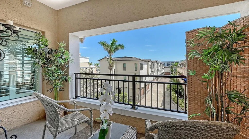 750 N Tamiami Trail Sarasota FL 34236