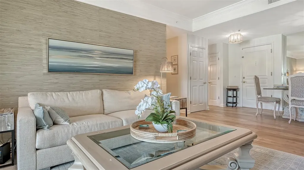 750 N Tamiami Trail Sarasota FL 34236