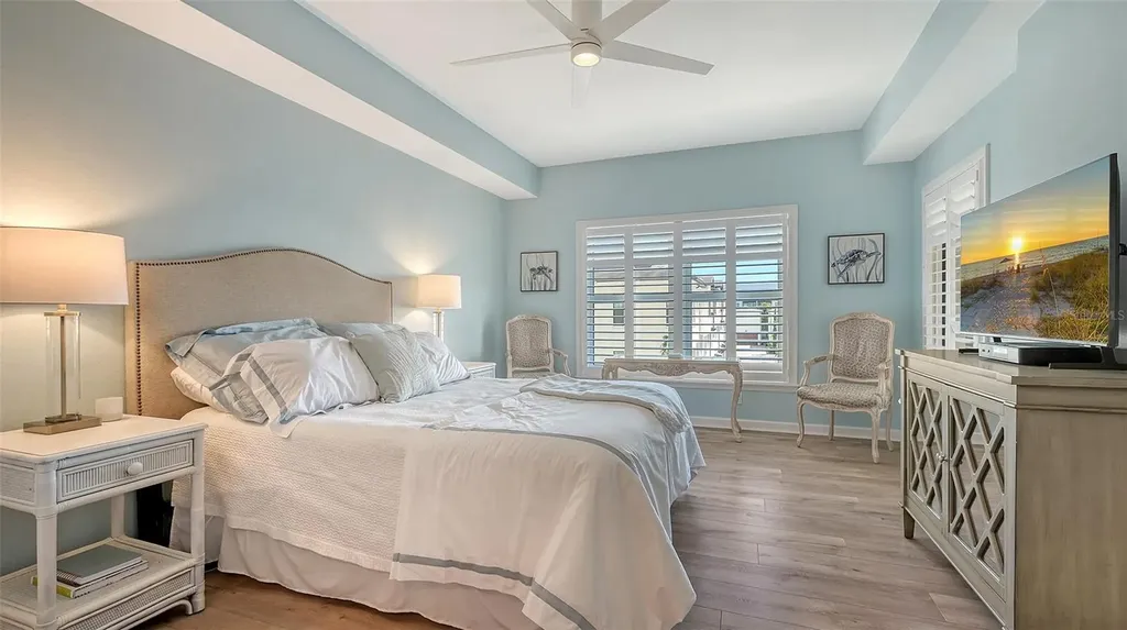 750 N Tamiami Trail Sarasota FL 34236