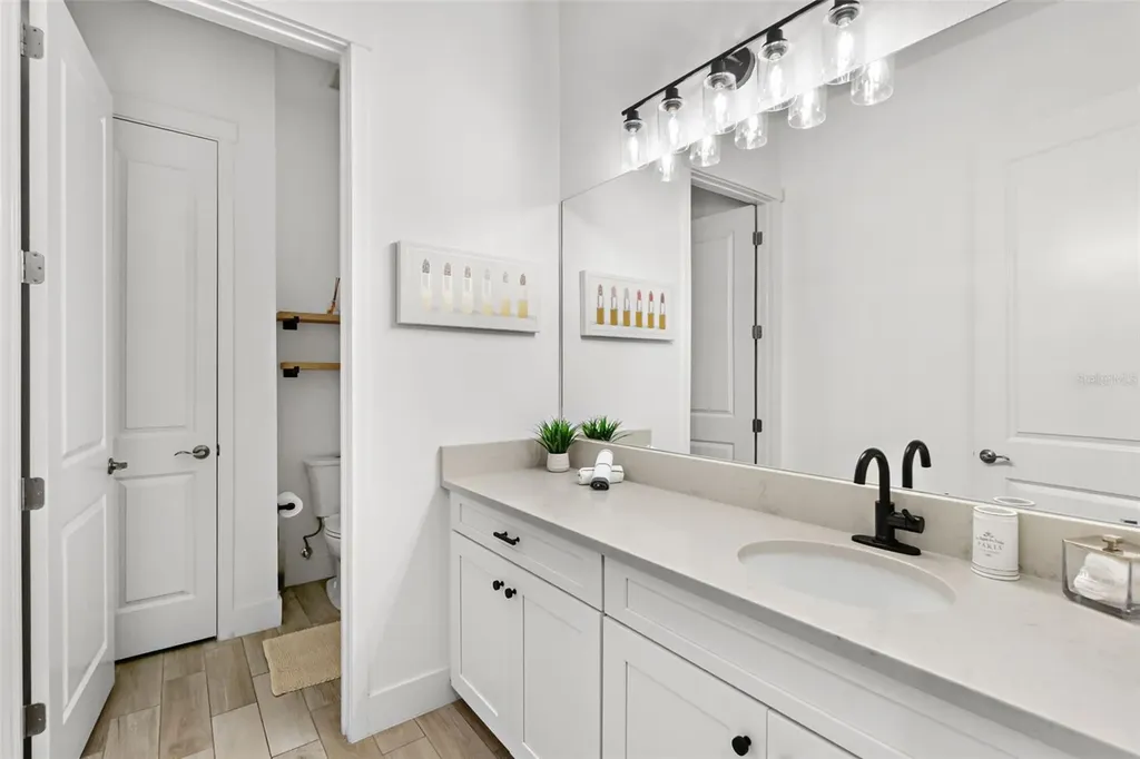 6317 Rivo Lakes Boulevard Sarasota FL 34241