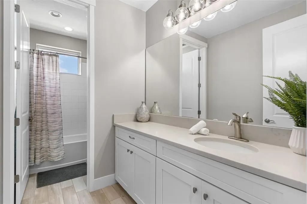 6317 Rivo Lakes Boulevard Sarasota FL 34241