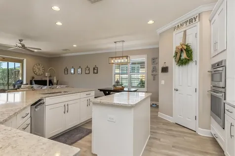 5749 Sunflower Circle Sarasota FL 34238