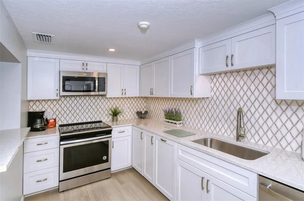 6267 Midnight Pass Road Sarasota FL 34242