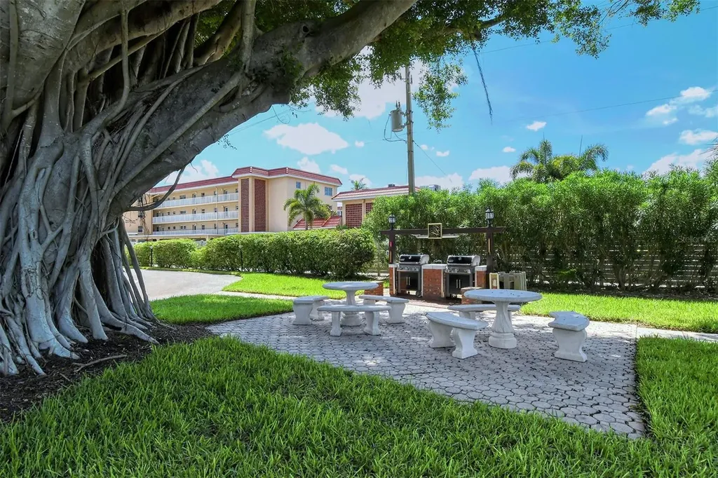 6267 Midnight Pass Road Sarasota FL 34242