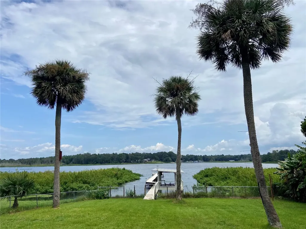 170 Little Orange Lake Drive Hawthorne FL 32640